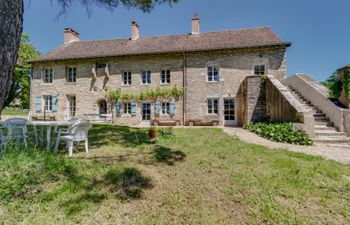 Un Petit Verre Villa