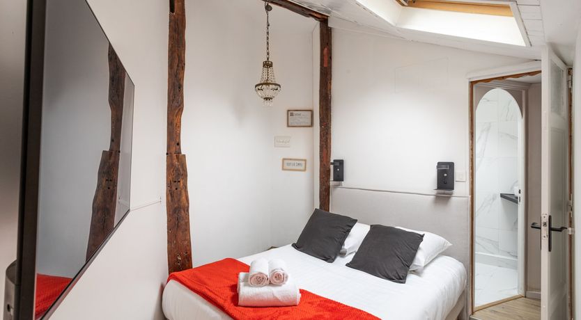 Photo of Ochre Opulence