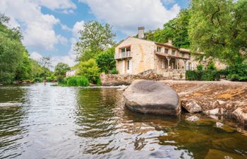 Stony Brook Style Villa