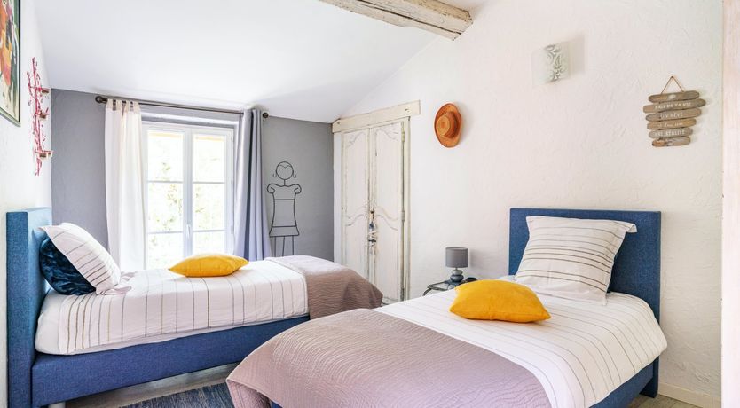 Photo of Stony Brook Style