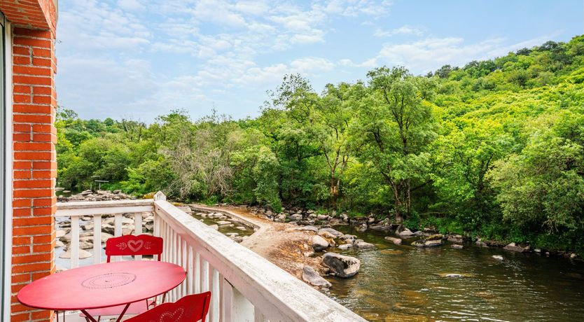 Photo of Stony Brook Style