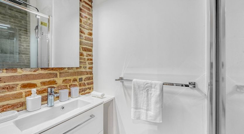 Photo of Urban Explorer