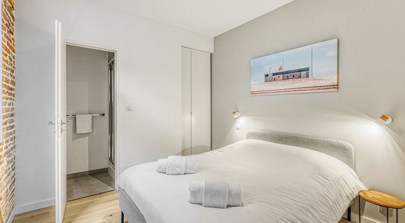 Photo of Urban Explorer