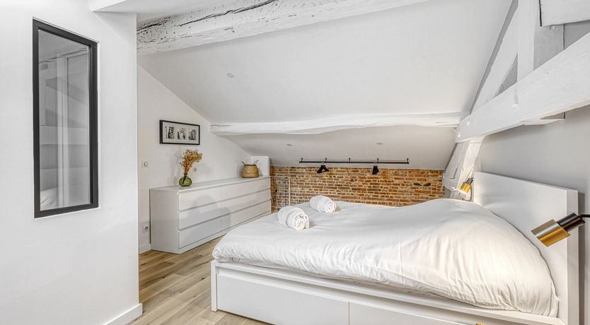 Photo of Urban Explorer