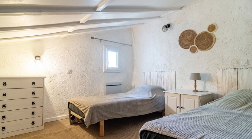 Photo of Cotton and Creme