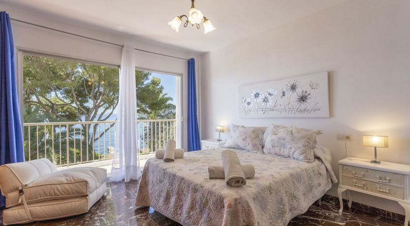 Photo of The Pebble Shore