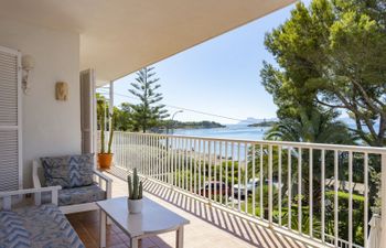 The Pebble Shore Villa