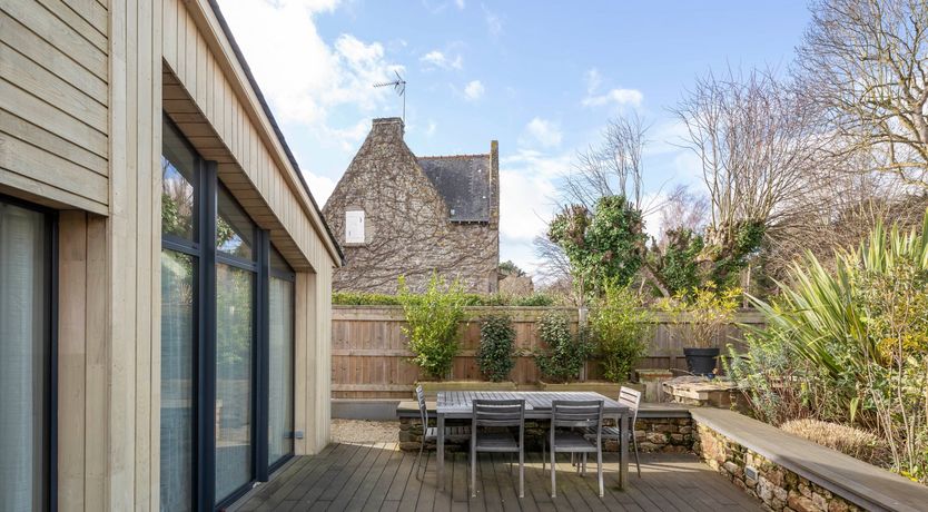 Photo of Pure & Simple