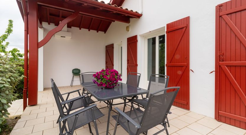 Photo of Cherry Red & Cream