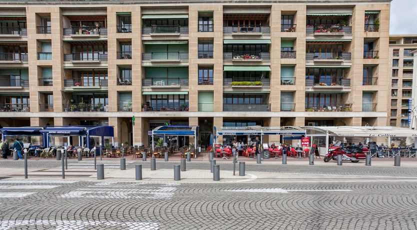 Photo of Cast Anchor