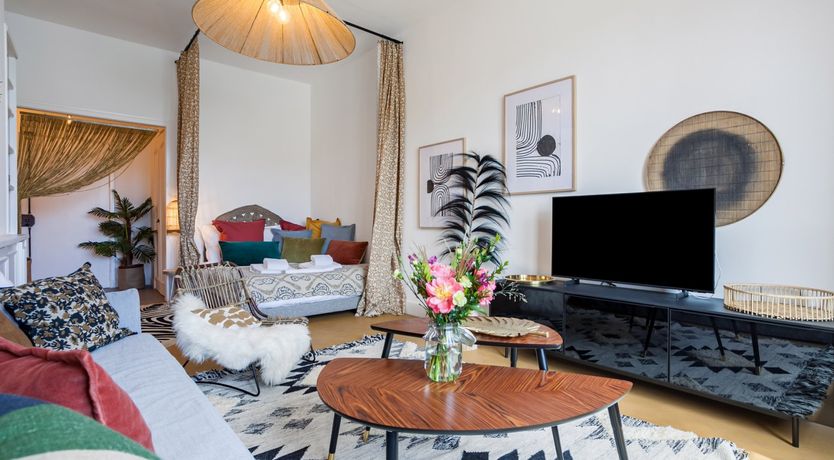 Photo of Cast Anchor