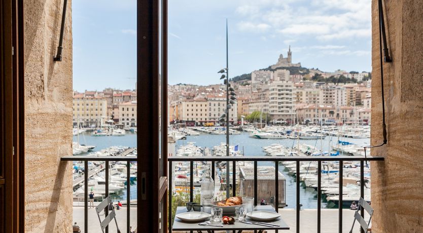 Photo of Cast Anchor