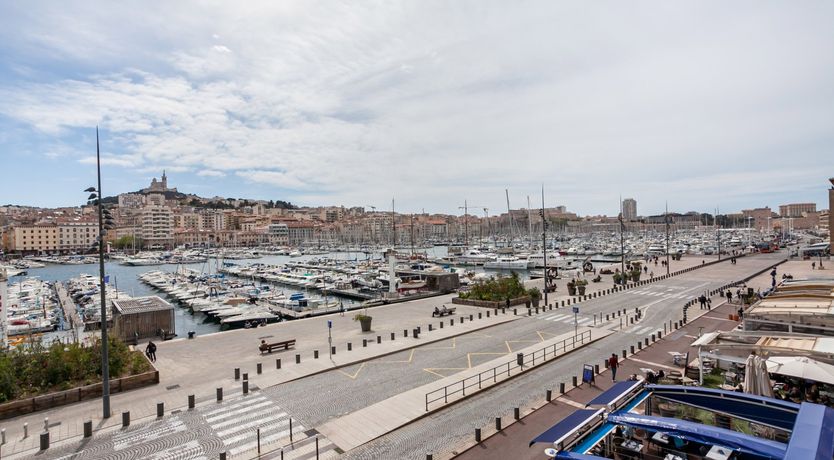 Photo of Cast Anchor