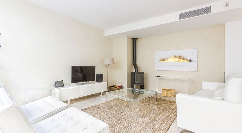 Photo of Glorious in Glass