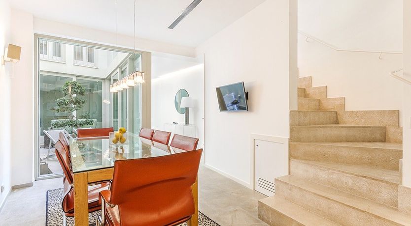 Photo of Glorious in Glass