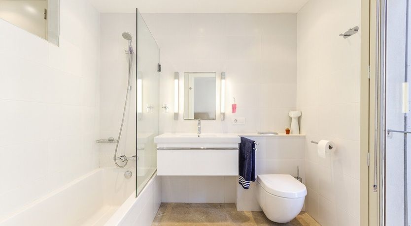 Photo of Glorious in Glass