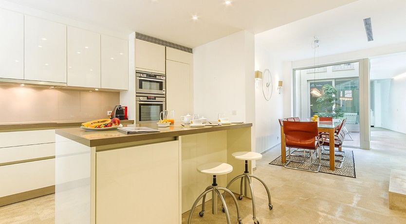 Photo of Glorious in Glass