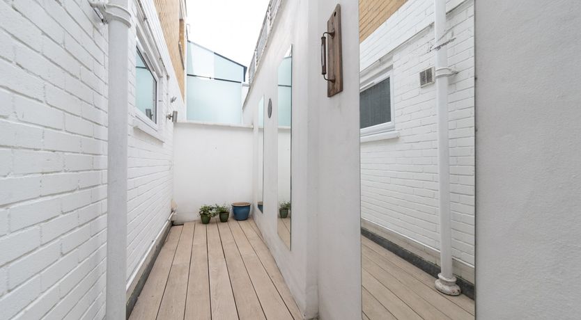 Photo of The Mayfair Marquess