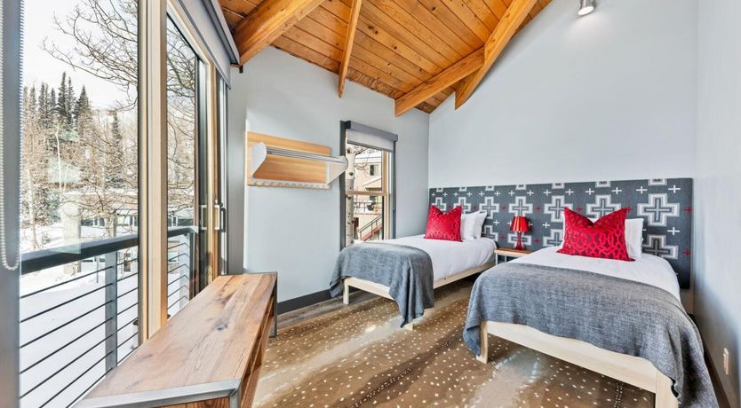 Photo of Sylvan Skyline