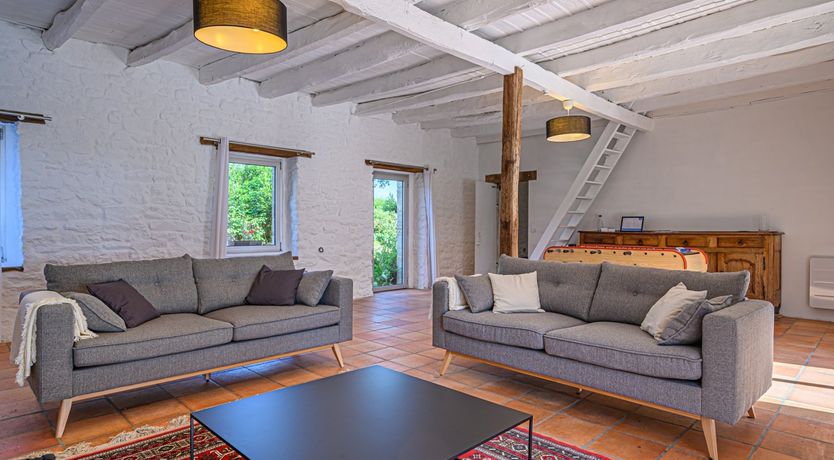 Photo of Cobblestones & Cool Waters