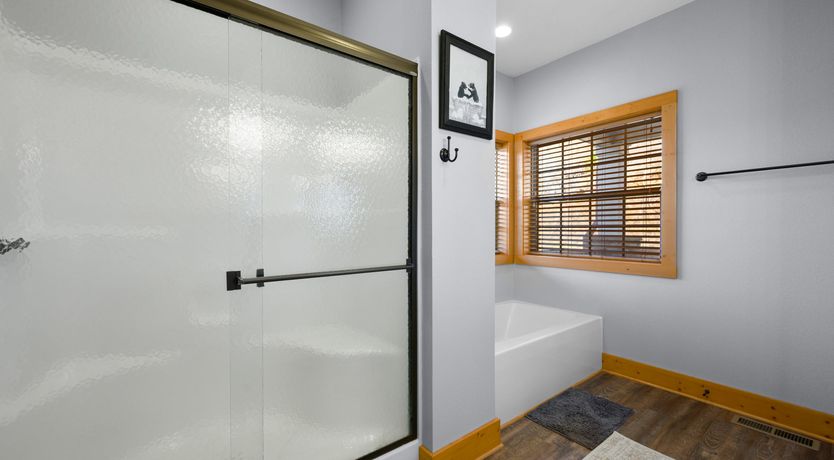 Photo of Roaring River Lodge