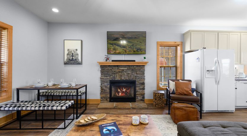 Photo of Roaring River Lodge