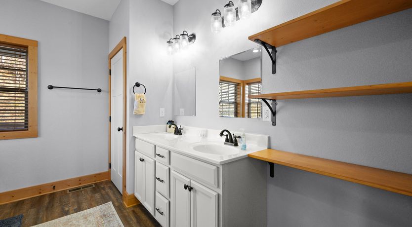 Photo of Roaring River Lodge