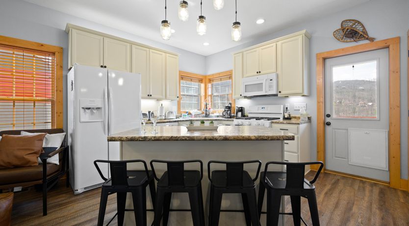 Photo of Roaring River Lodge