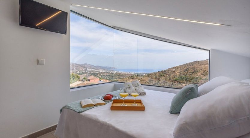 Photo of The Mountain Breeze