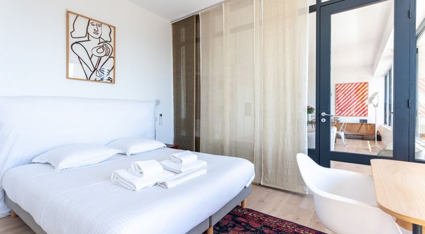 Photo of C'est Bleu, C'est Belle