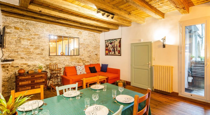 Photo of Castle & Courtyard