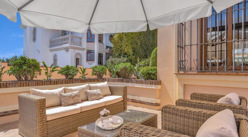 Photo of One Foot in Sea