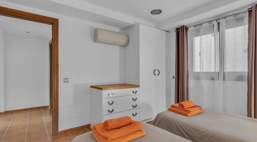 Photo of One Foot in Sea