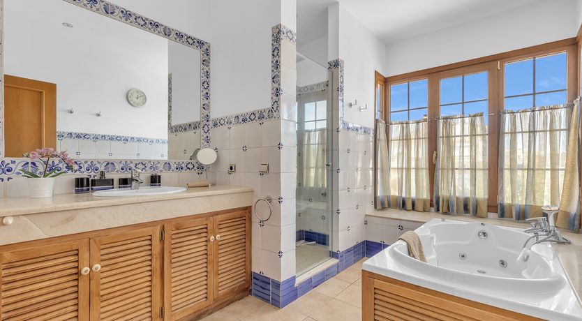 Photo of One Foot in Sea