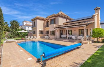One Foot in Sea Villa