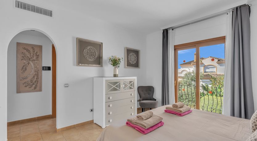 Photo of One Foot in Sea