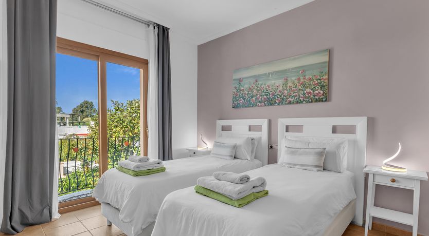 Photo of One Foot in Sea