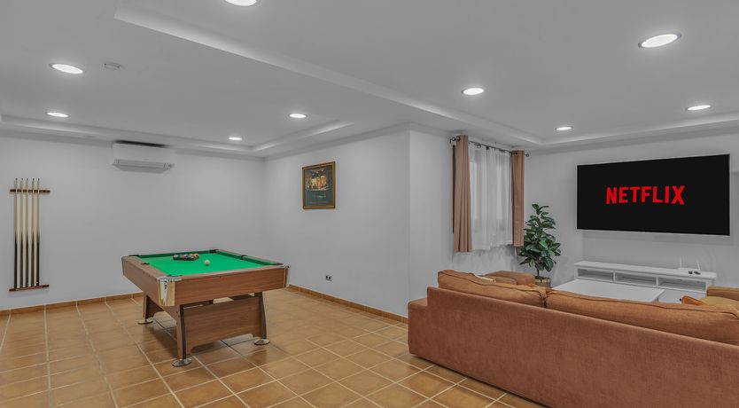 Photo of One Foot in Sea