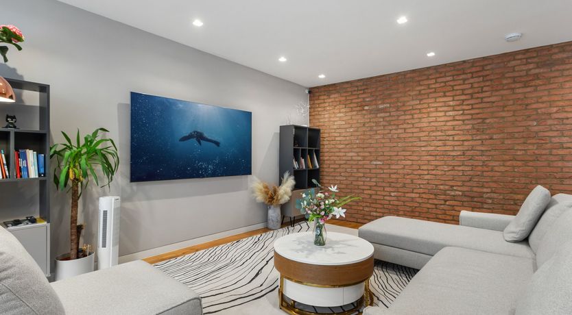 Photo of On the Cobbles