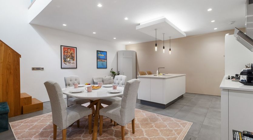 Photo of On the Cobbles