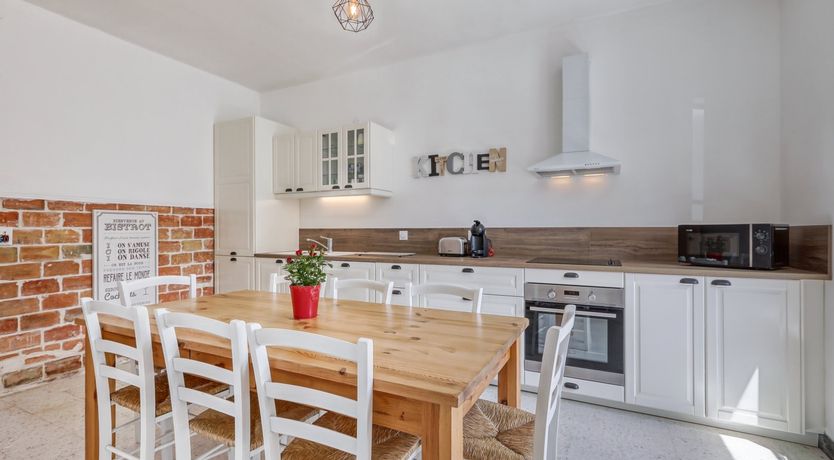 Photo of Castle & Orchard