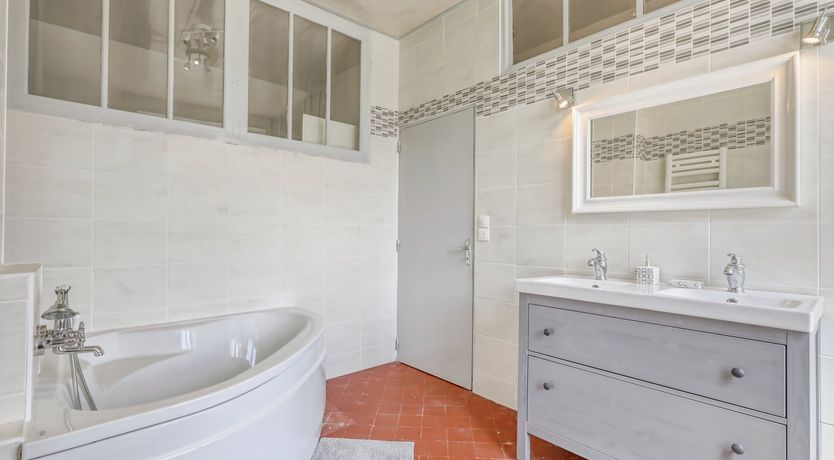 Photo of Castle & Orchard