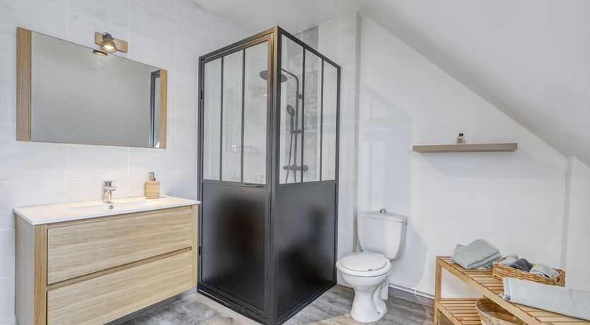 Photo of Castle & Orchard