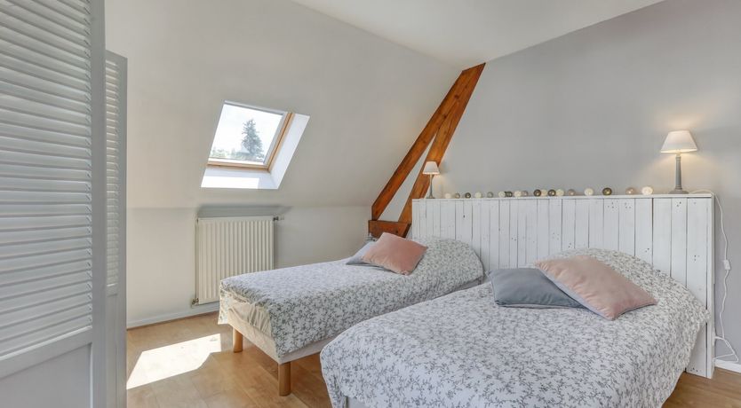 Photo of Castle & Orchard