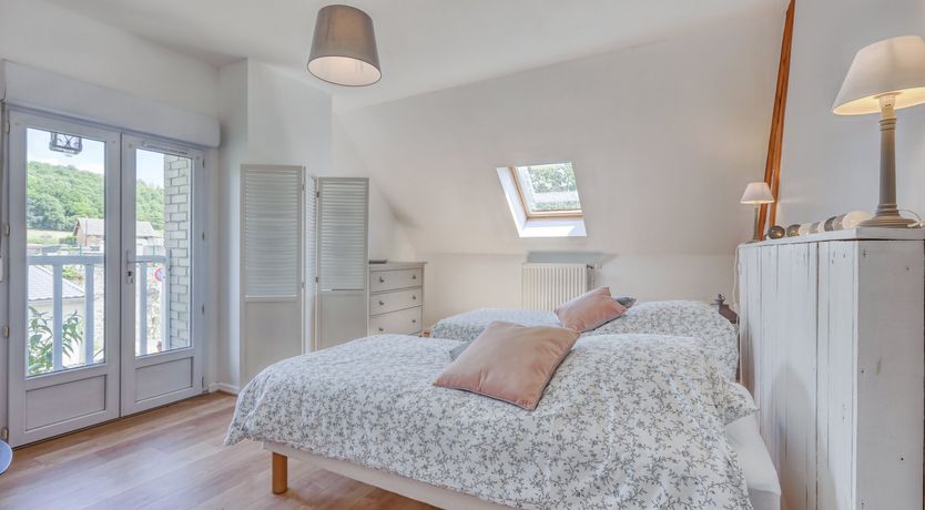 Photo of Castle & Orchard