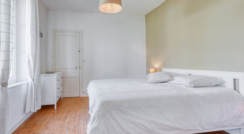 Photo of Castle & Orchard