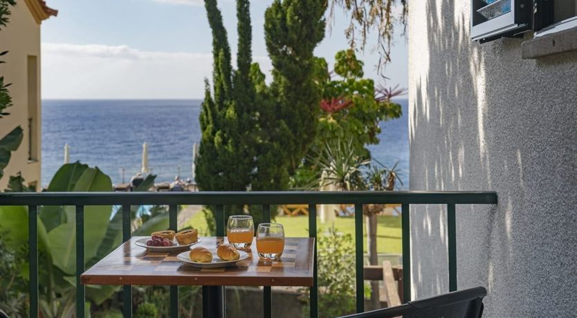 Photo of Cliffside Oasis