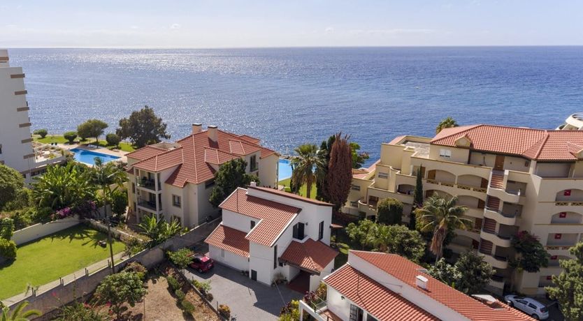 Photo of Cliffside Oasis