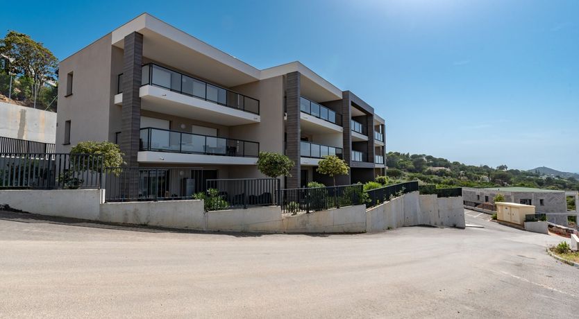 Photo of Myrtle & Mint