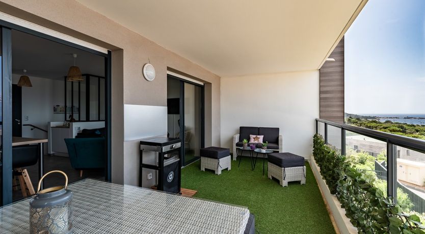 Photo of Myrtle & Mint